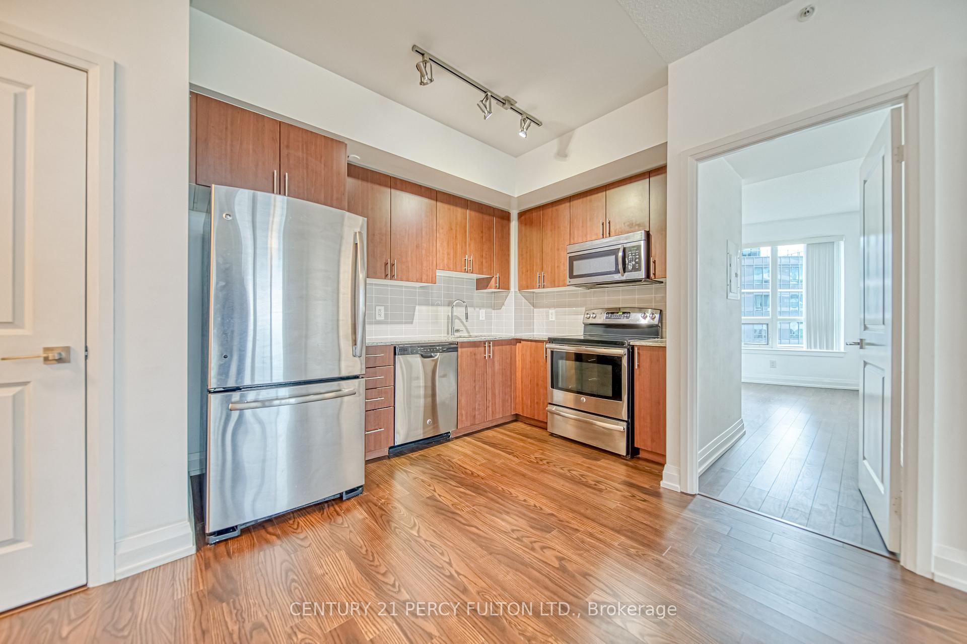 Photo 7 of Unit 2115, 7171 Yonge Street, Markham, Grandview — HOMEH