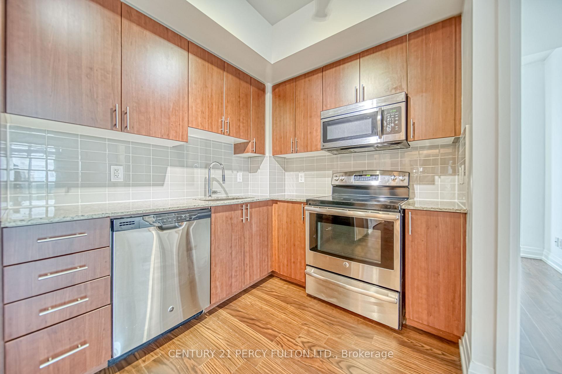 Photo 8 of Unit 2115, 7171 Yonge Street, Markham, Grandview — HOMEH