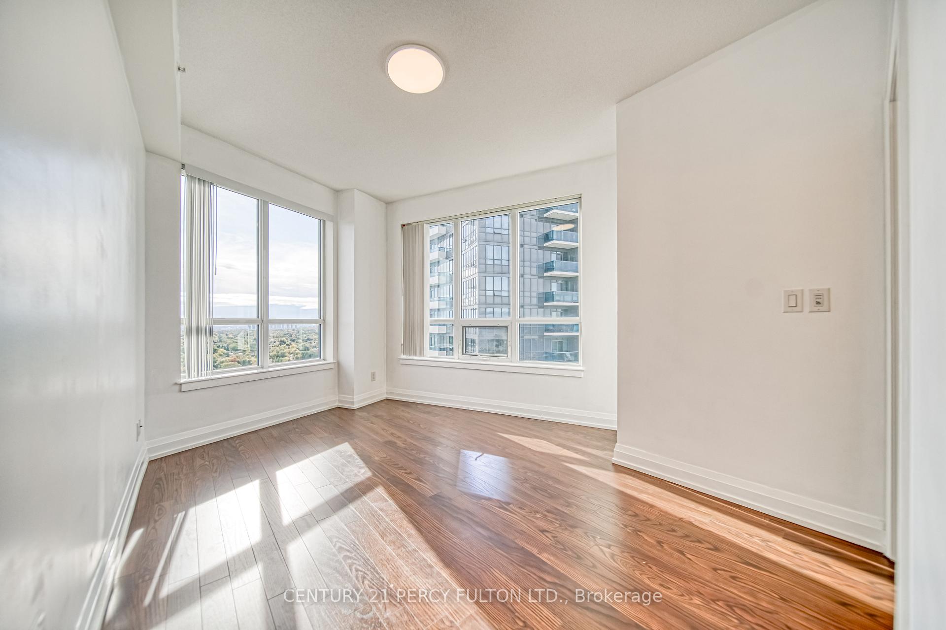 Photo 14 of Unit 2115, 7171 Yonge Street, Markham, Grandview — HOMEH