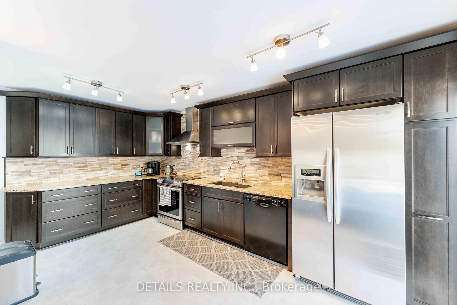 Photo 10 of 109 Beechfern Drive, Ottawa, Stittsville (Central) — HOMEH