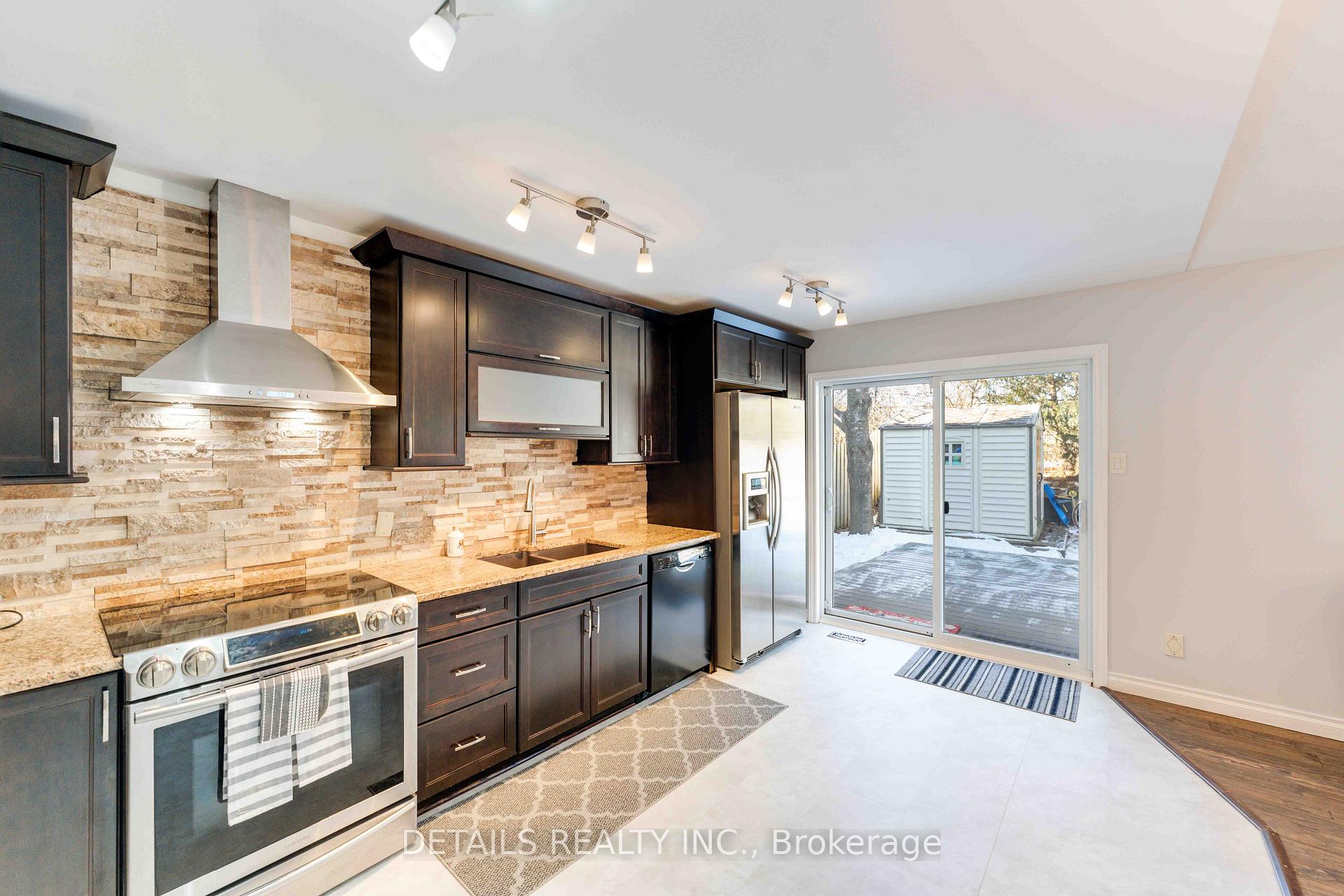 Photo 12 of 109 Beechfern Drive, Ottawa, Stittsville (Central) — HOMEH