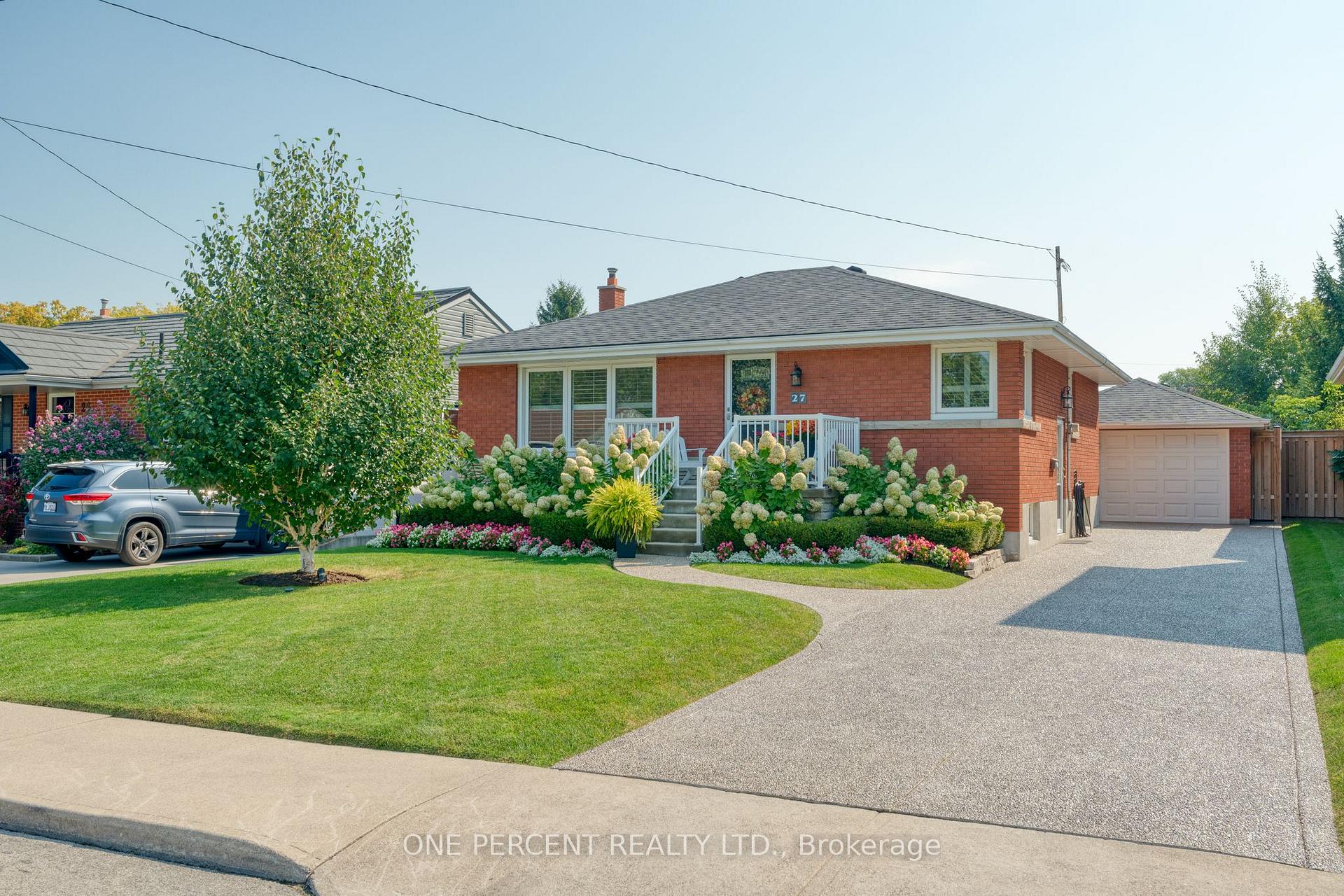 Photo 1 of 27 Hoover Crescent, Hamilton, Balfour — HOMEH