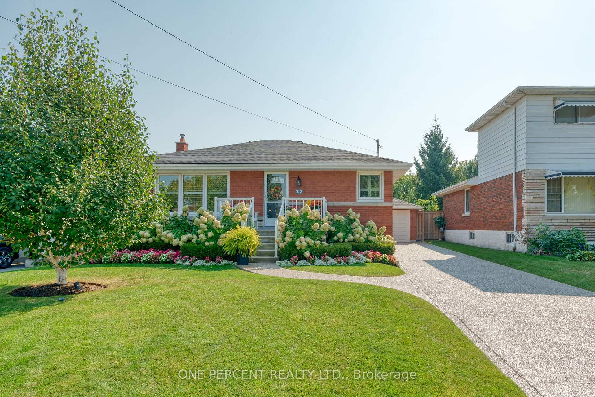 Photo 2 of 27 Hoover Crescent, Hamilton, Balfour — HOMEH