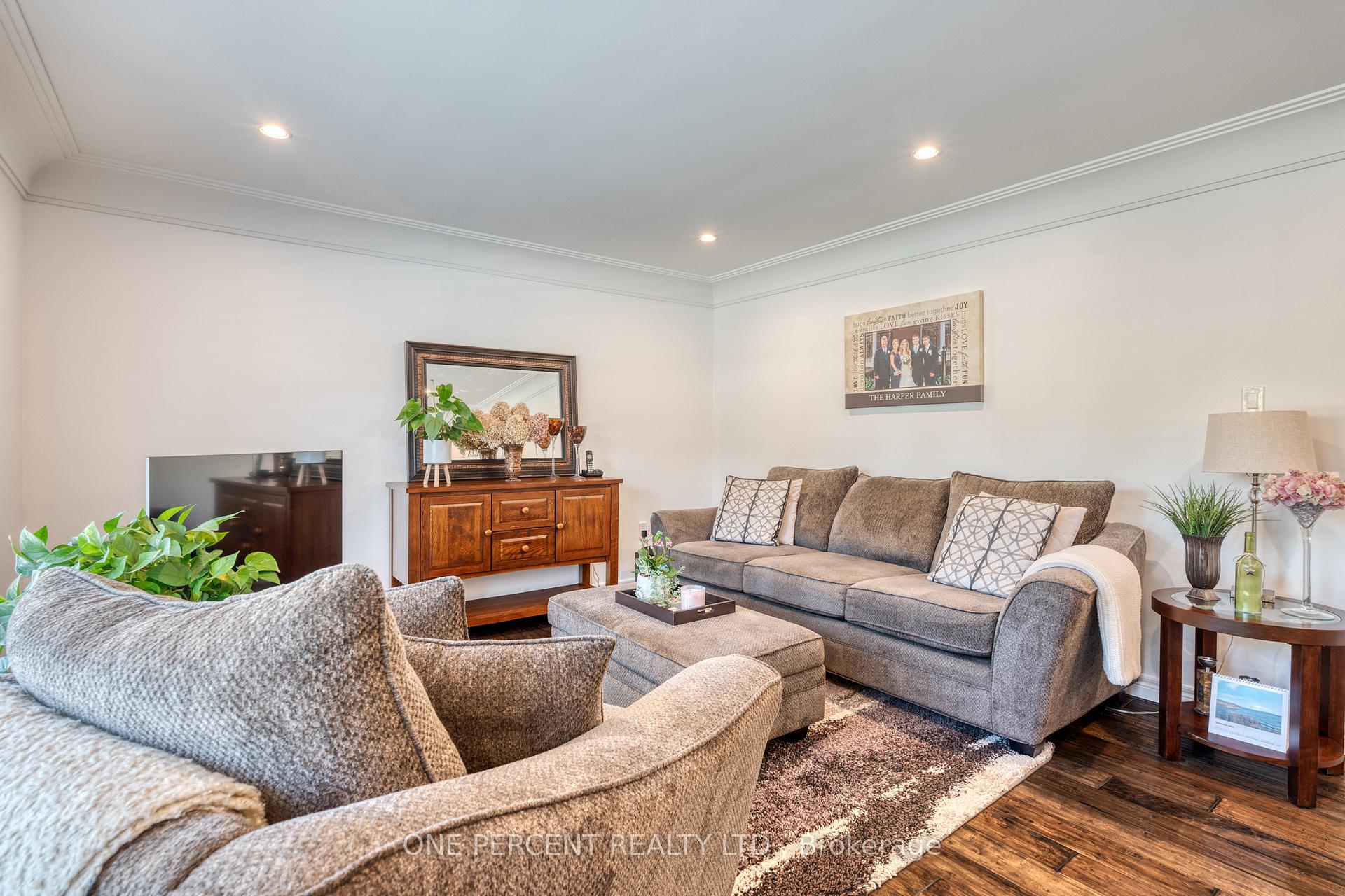 Photo 16 of 27 Hoover Crescent, Hamilton, Balfour — HOMEH