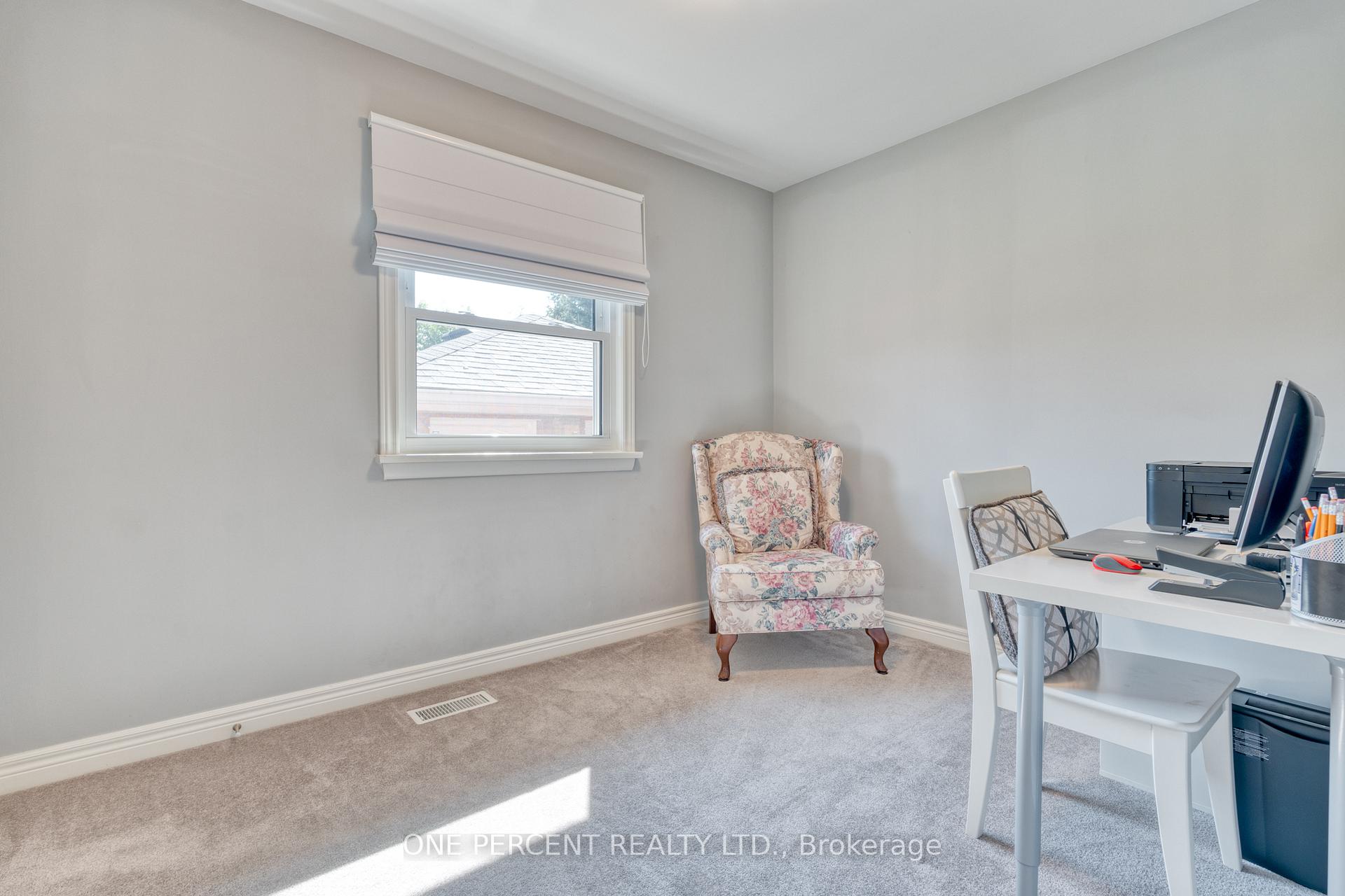 Photo 21 of 27 Hoover Crescent, Hamilton, Balfour — HOMEH
