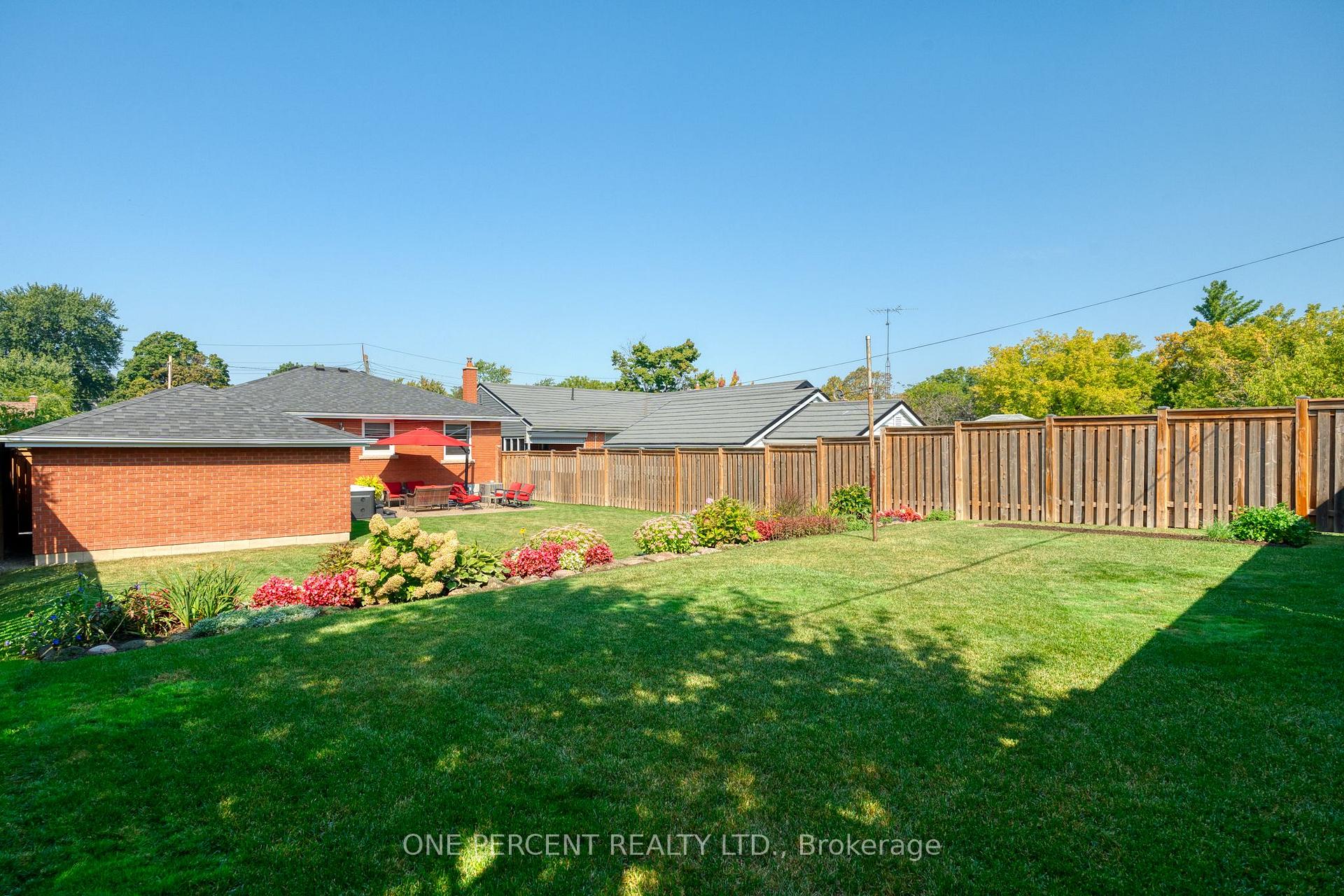 Photo 35 of 27 Hoover Crescent, Hamilton, Balfour — HOMEH