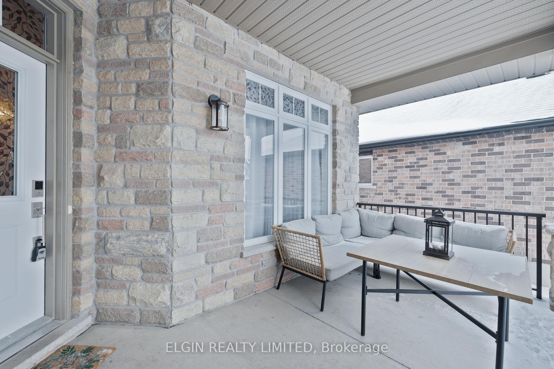 Photo 3 of 38 Ashberry Place, St. Thomas — HOMEH