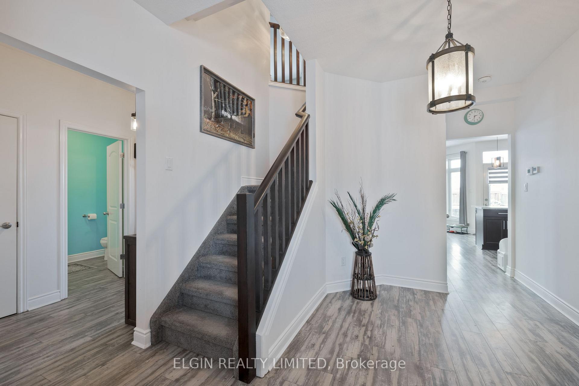 Photo 4 of 38 Ashberry Place, St. Thomas — HOMEH