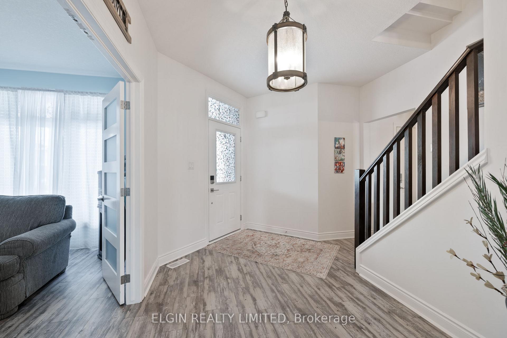 Photo 5 of 38 Ashberry Place, St. Thomas — HOMEH