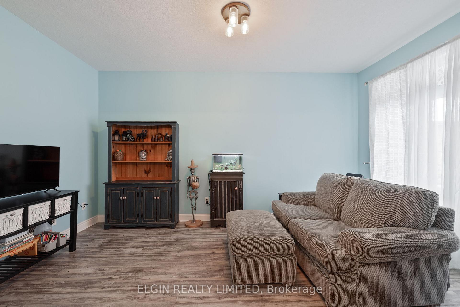 Photo 6 of 38 Ashberry Place, St. Thomas — HOMEH