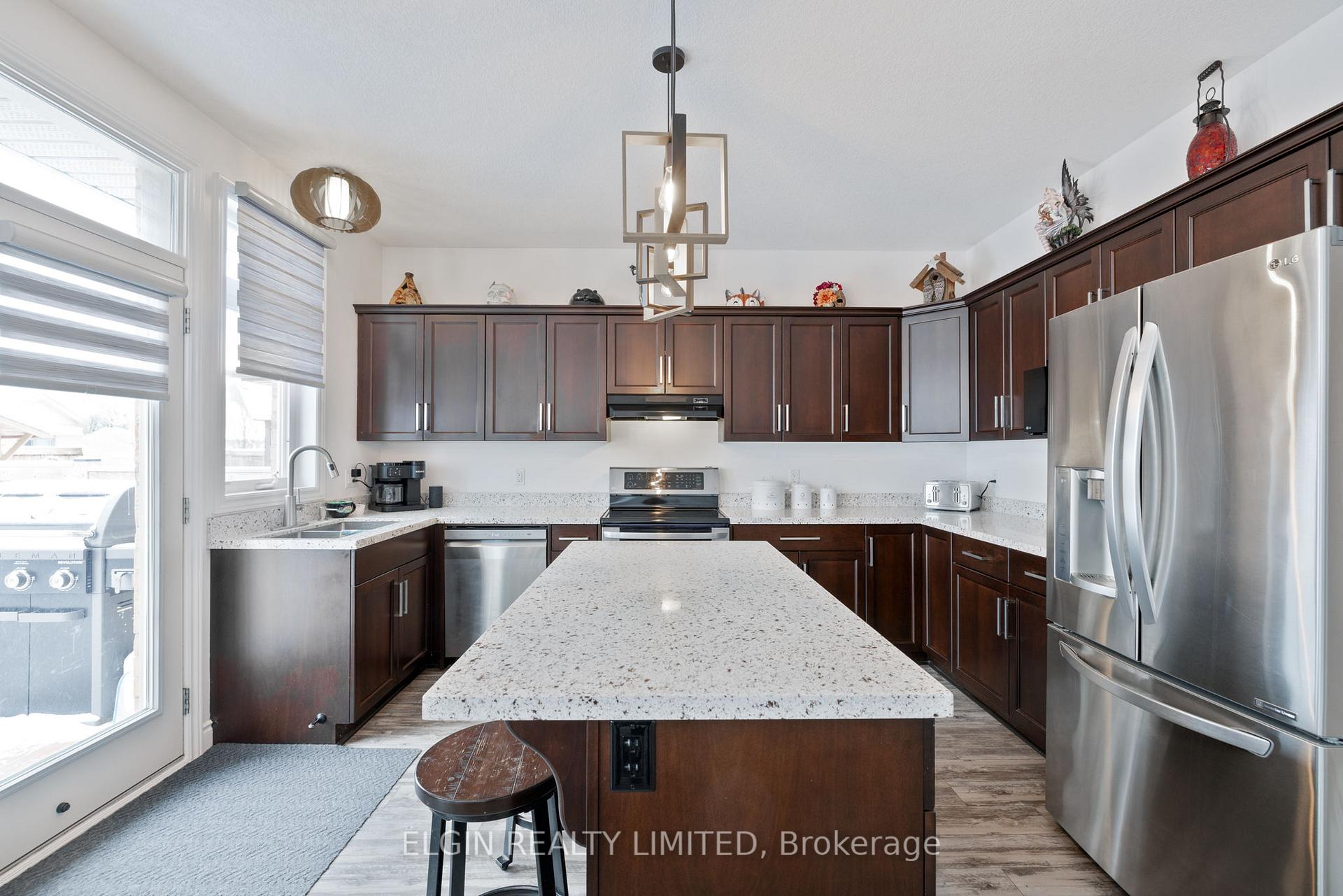 Photo 8 of 38 Ashberry Place, St. Thomas — HOMEH