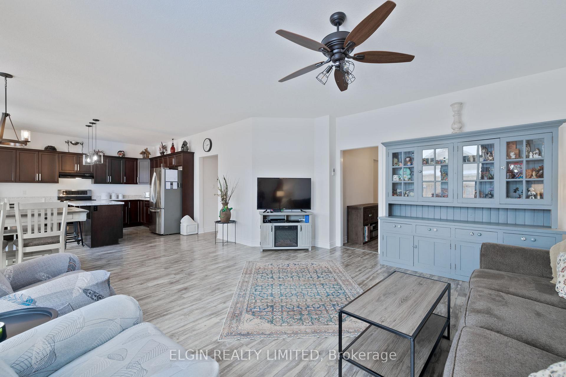 Photo 11 of 38 Ashberry Place, St. Thomas — HOMEH
