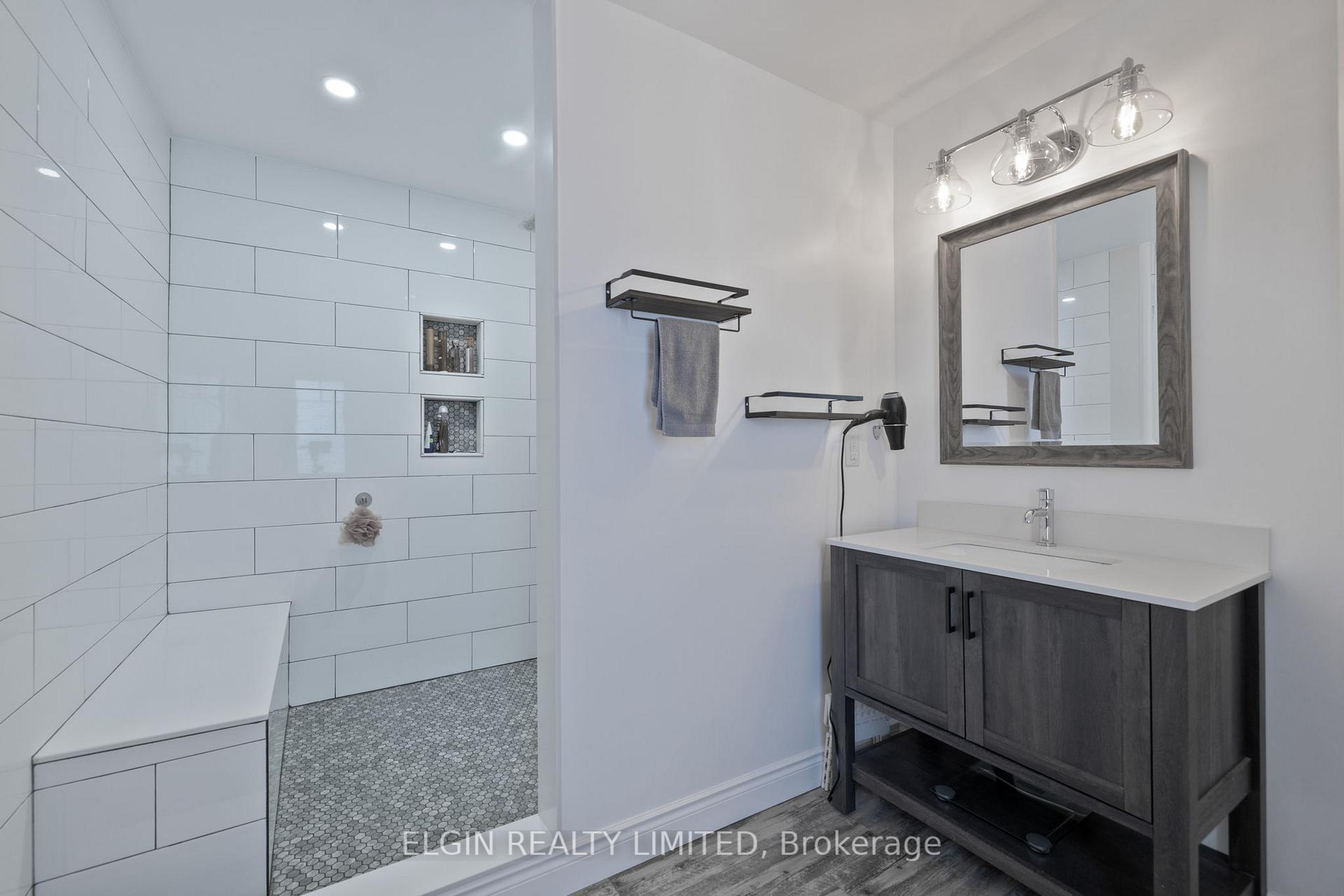 Photo 17 of 38 Ashberry Place, St. Thomas — HOMEH