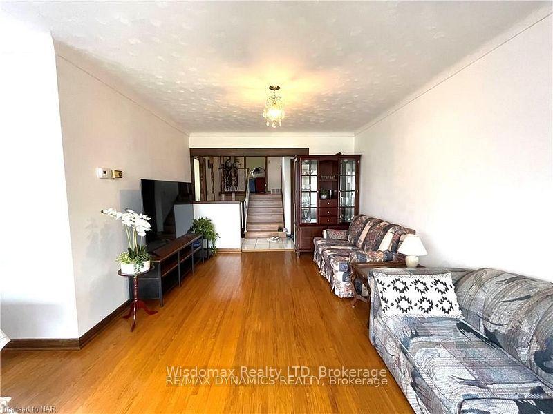 Photo 10 of 56 Ted Street, St. Catharines, Fairview — HOMEH