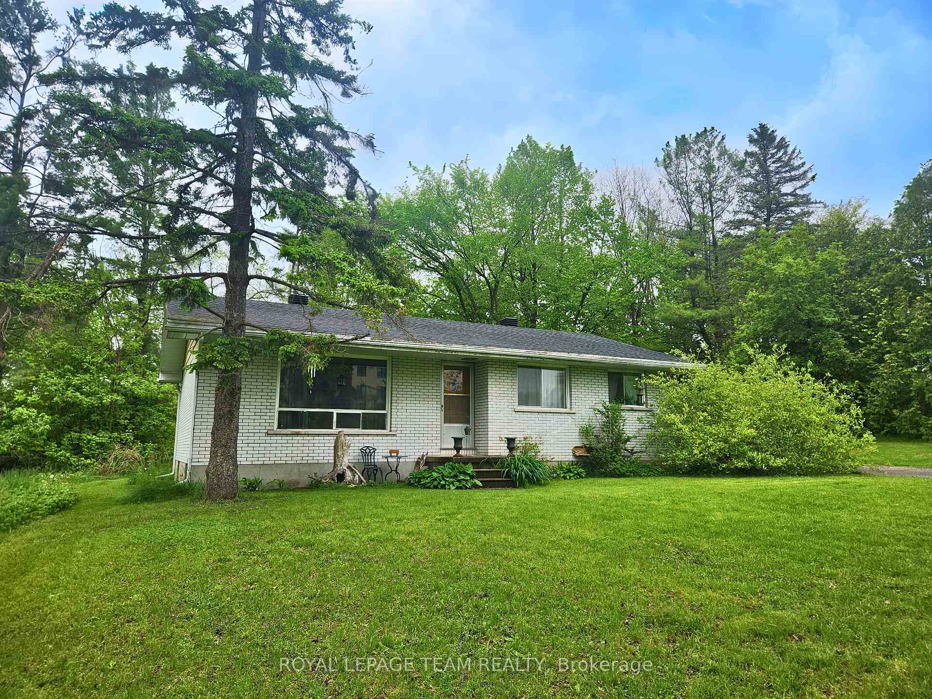 Front of 104 Falldown Lane