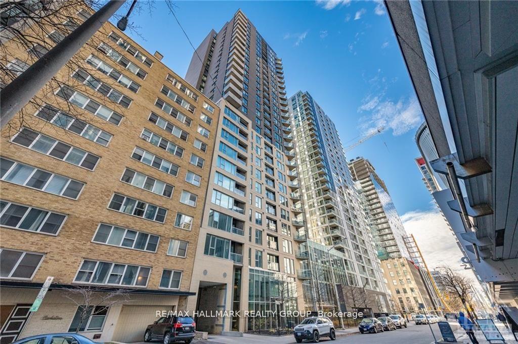 Front of Unit 2003, 40 Nepean Street