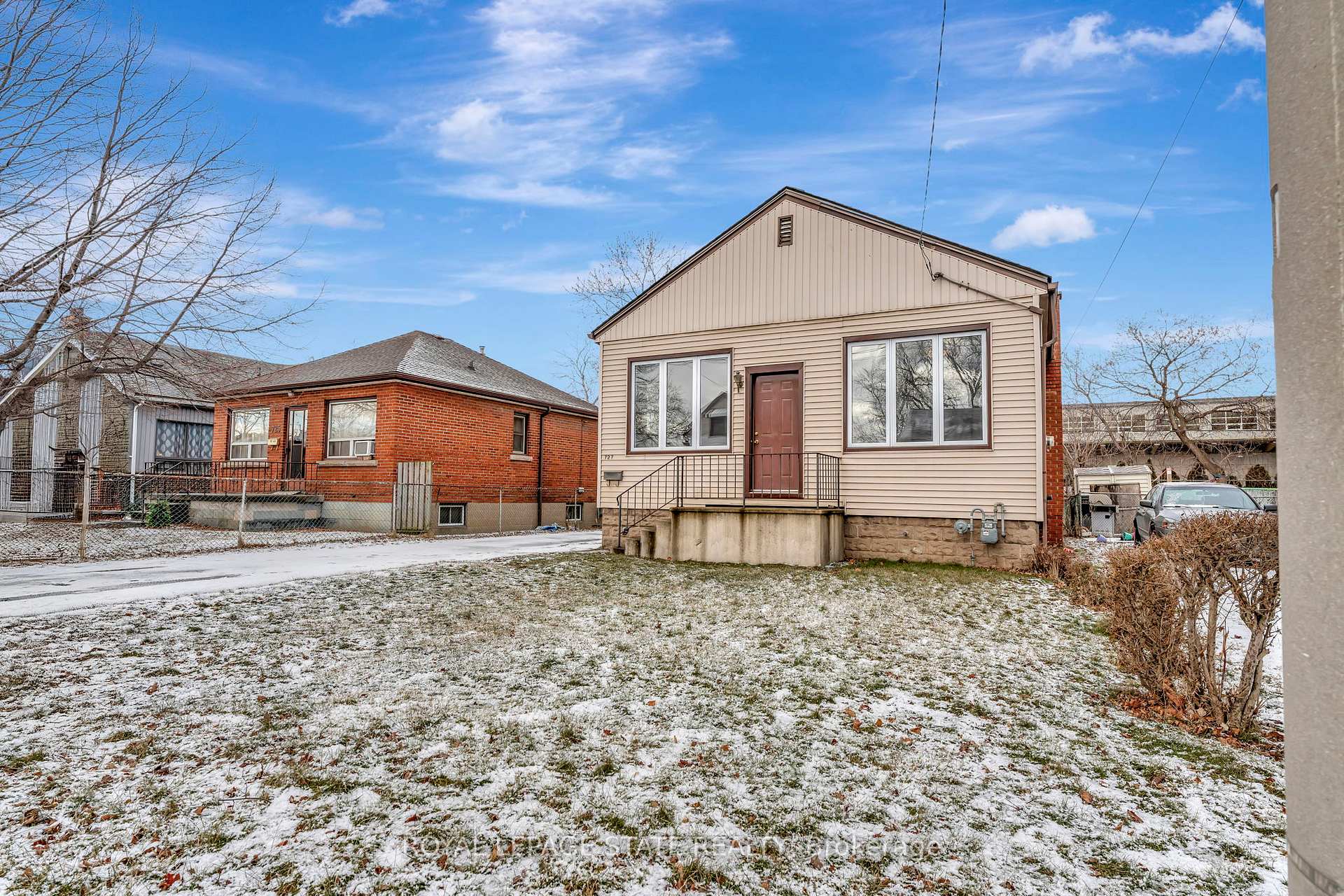Photo 3 of 727 Brighton Avenue, Hamilton, Parkview — HOMEH