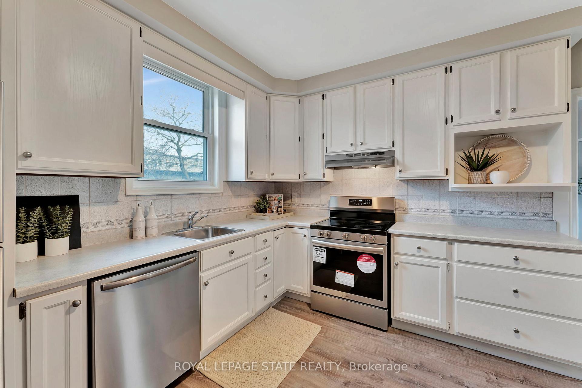 Photo 10 of 727 Brighton Avenue, Hamilton, Parkview — HOMEH