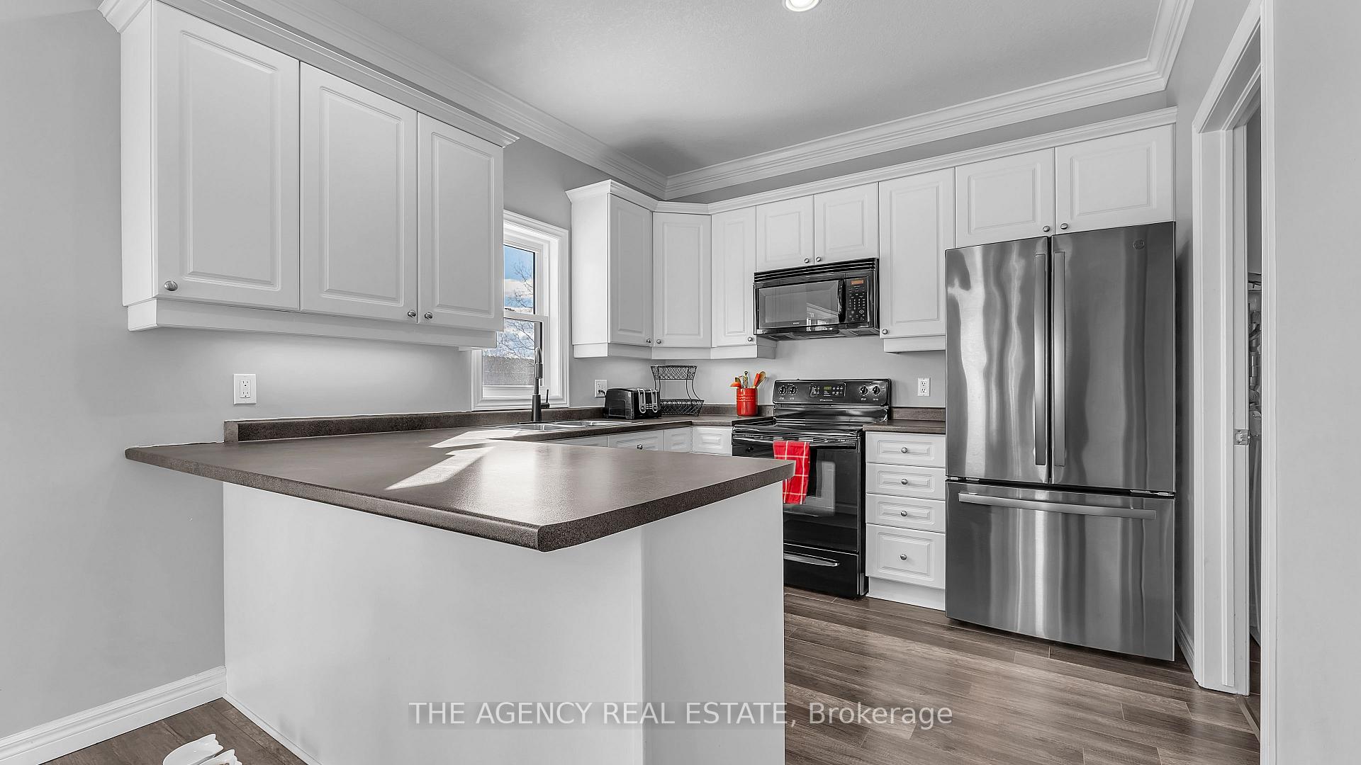 Photo 9 of 11 Meadowvale Drive, St. Thomas — HOMEH