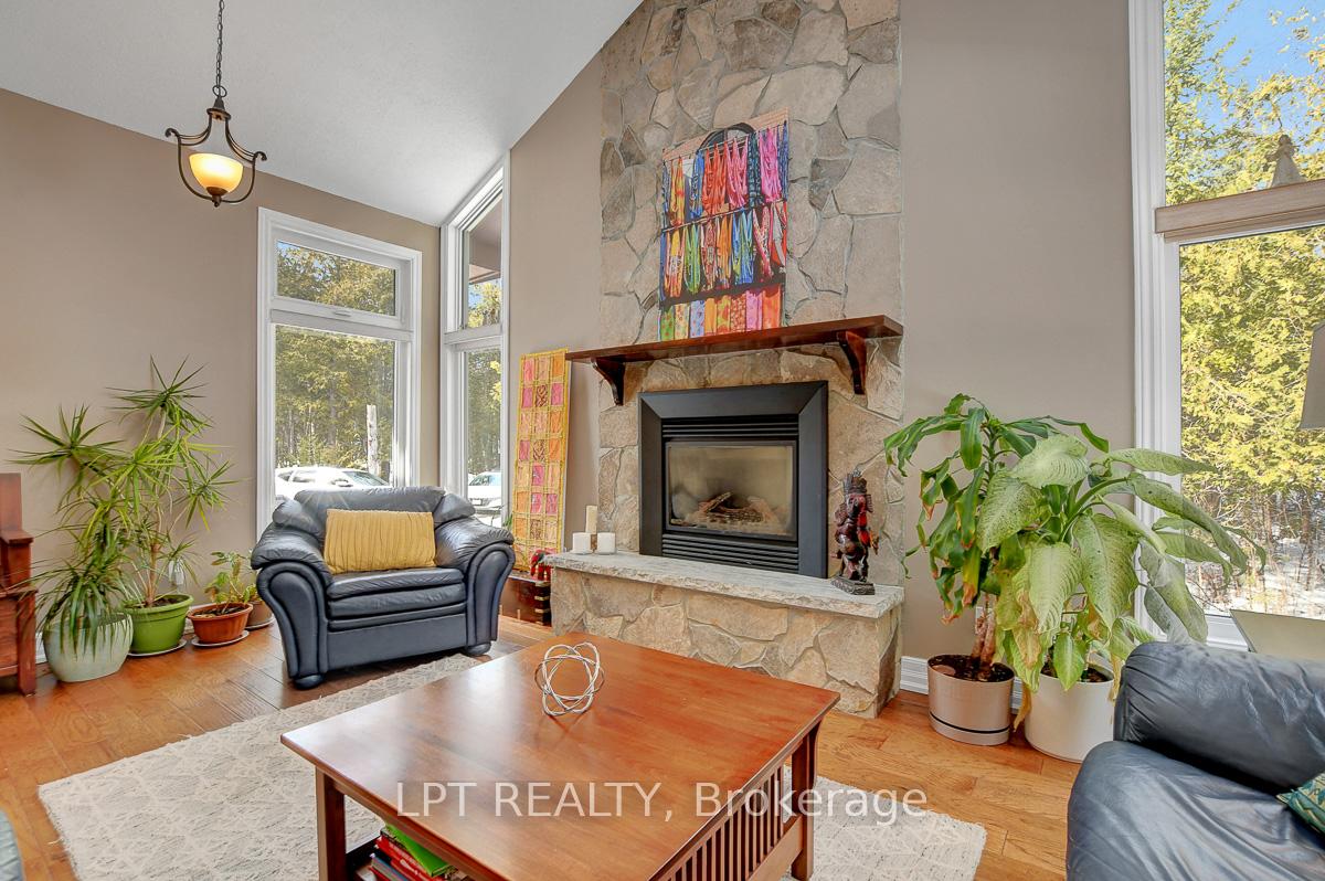 Photo 5 of 217 Deerwood Drive, Ottawa, Fitzroy Ward (South West) — HOMEH