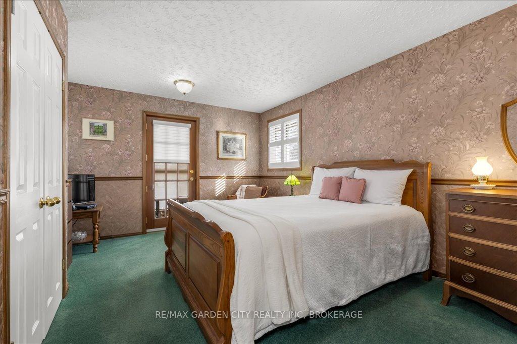 Photo 10 of 92 Leaside Drive, St. Catharines, Carlton/Bunting — HOMEH