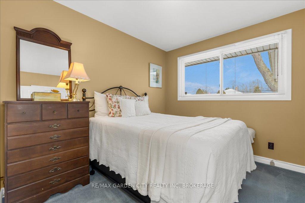 Photo 16 of 92 Leaside Drive, St. Catharines, Carlton/Bunting — HOMEH