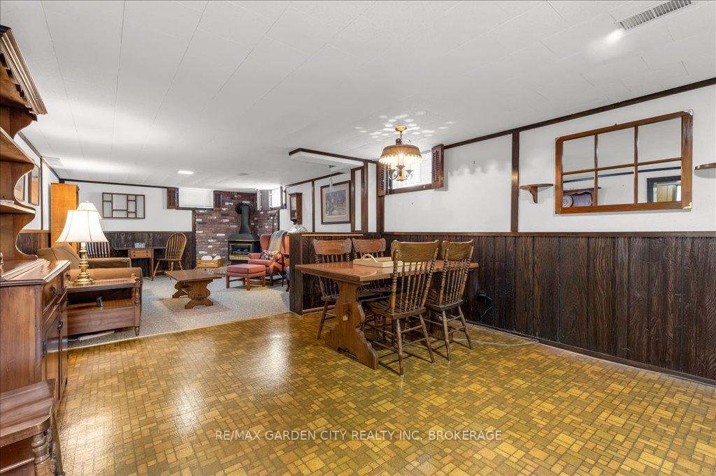 Photo 19 of 92 Leaside Drive, St. Catharines, Carlton/Bunting — HOMEH