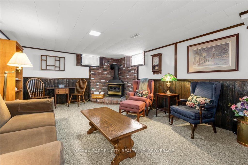 Photo 20 of 92 Leaside Drive, St. Catharines, Carlton/Bunting — HOMEH
