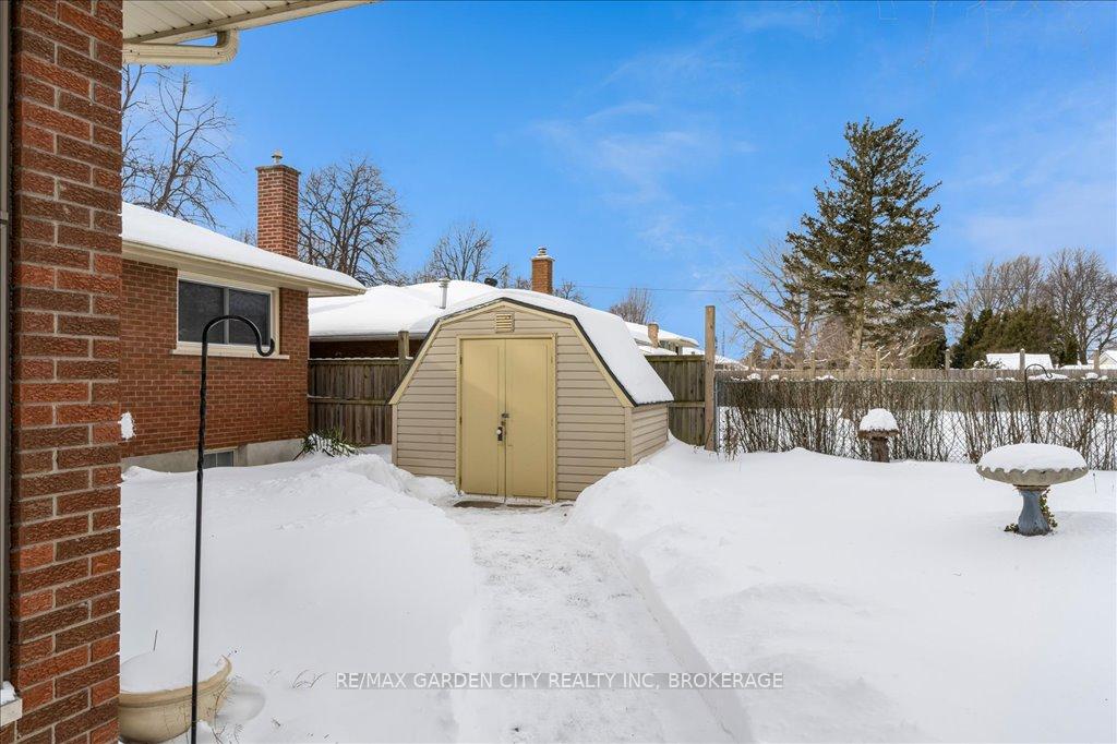 Photo 26 of 92 Leaside Drive, St. Catharines, Carlton/Bunting — HOMEH
