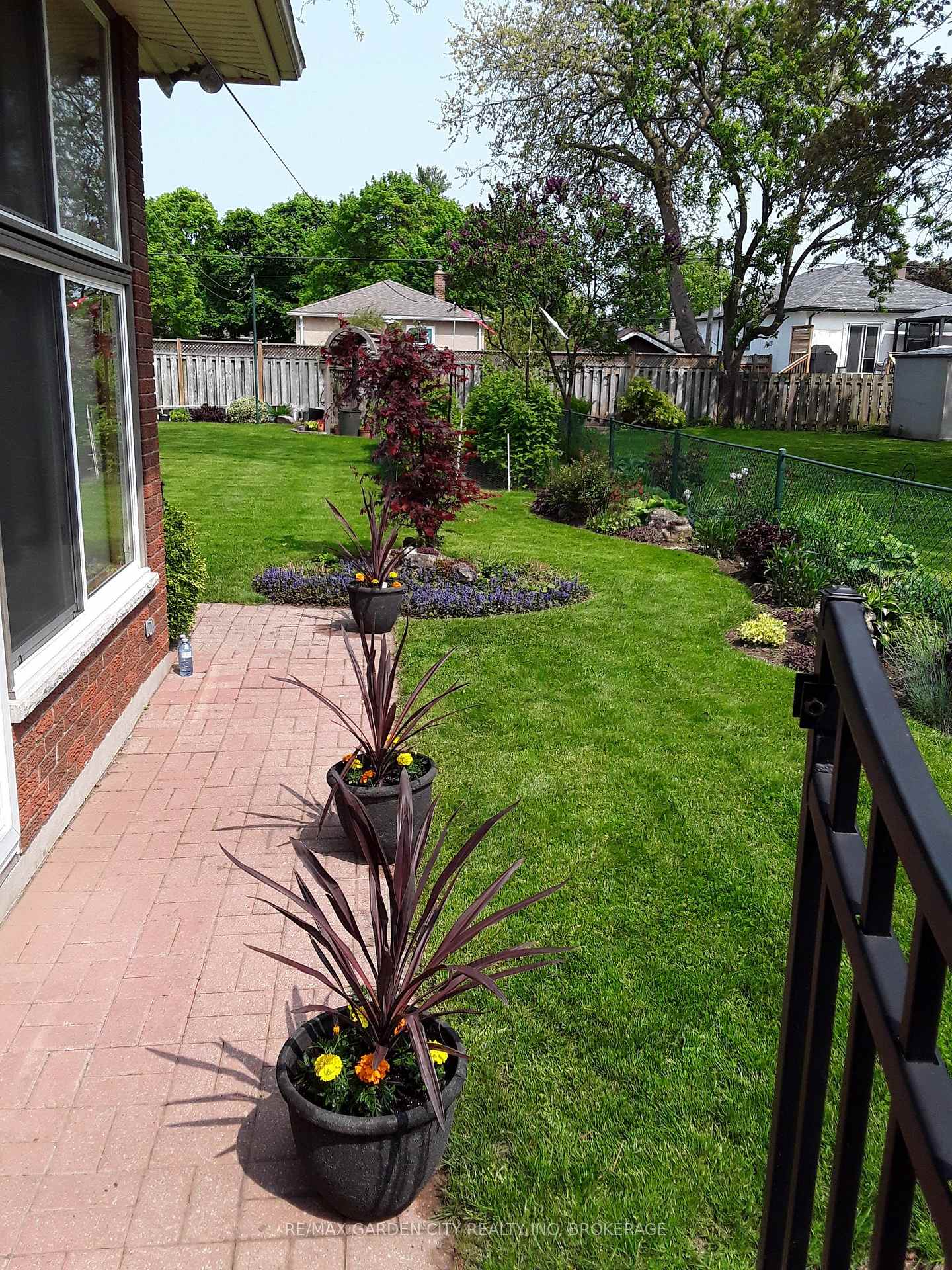 Photo 31 of 92 Leaside Drive, St. Catharines, Carlton/Bunting — HOMEH