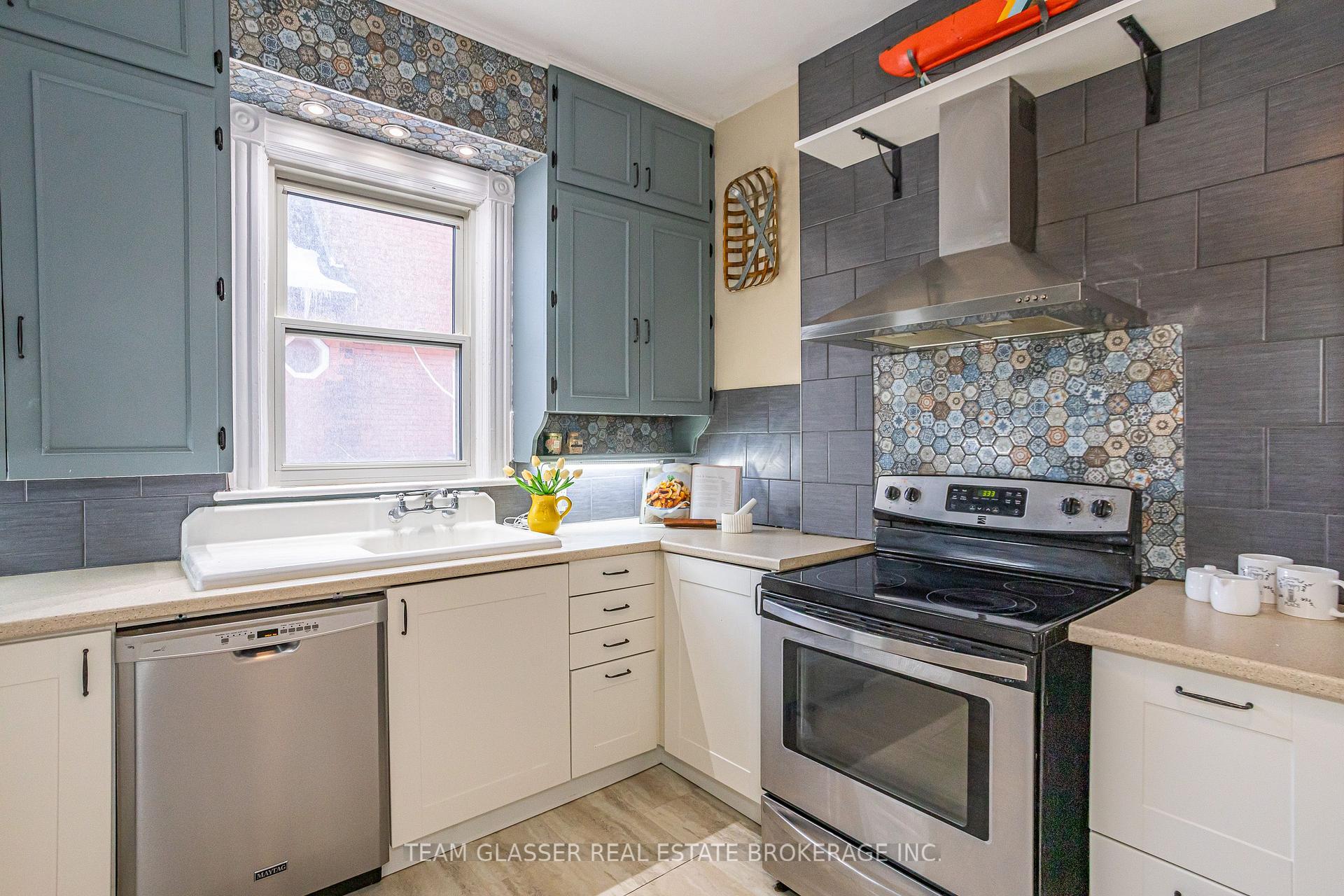 Photo 19 of 71 Southwick Street, St. Thomas — HOMEH