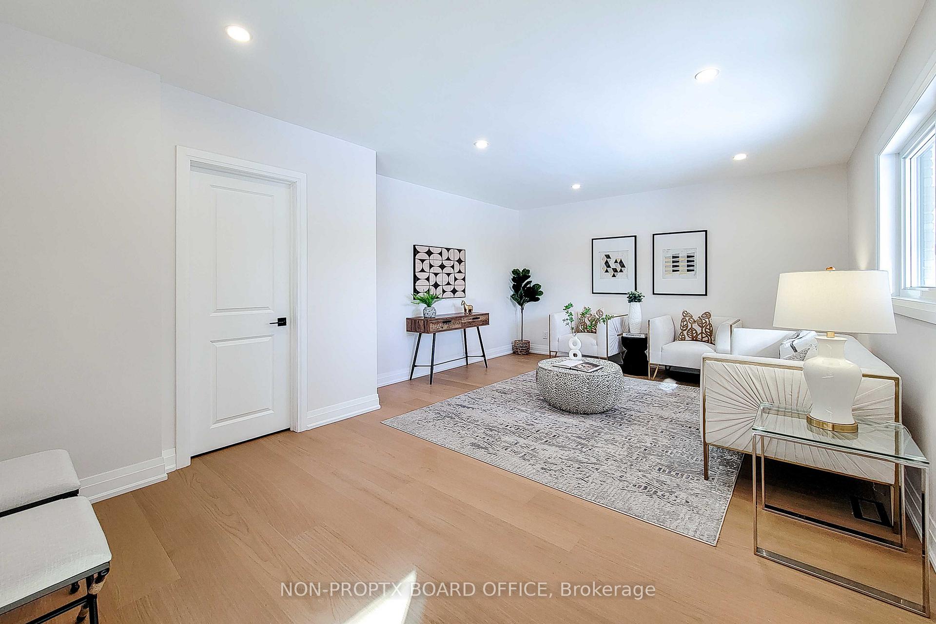 Photo 3 of 72 Auchmar Road, Hamilton, Mohawk — HOMEH