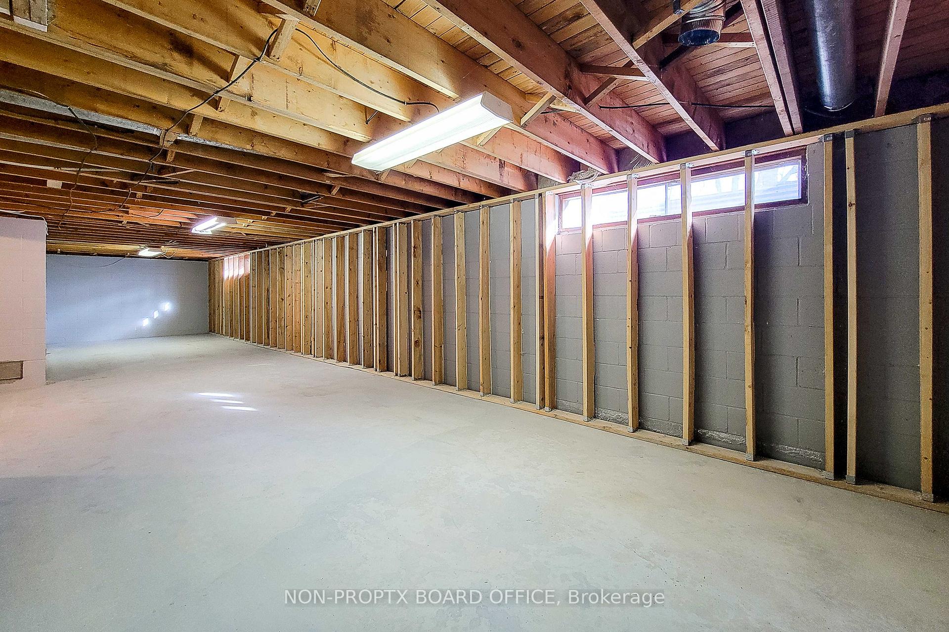 Photo 18 of 72 Auchmar Road, Hamilton, Mohawk — HOMEH