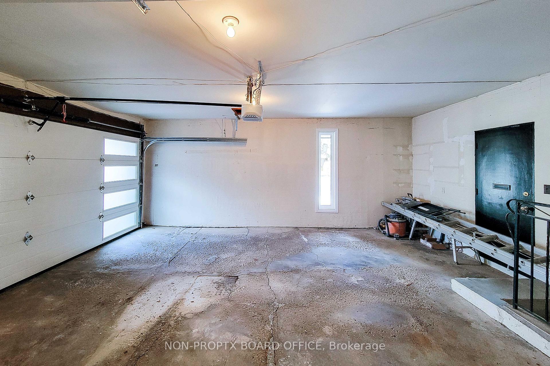 Photo 20 of 72 Auchmar Road, Hamilton, Mohawk — HOMEH