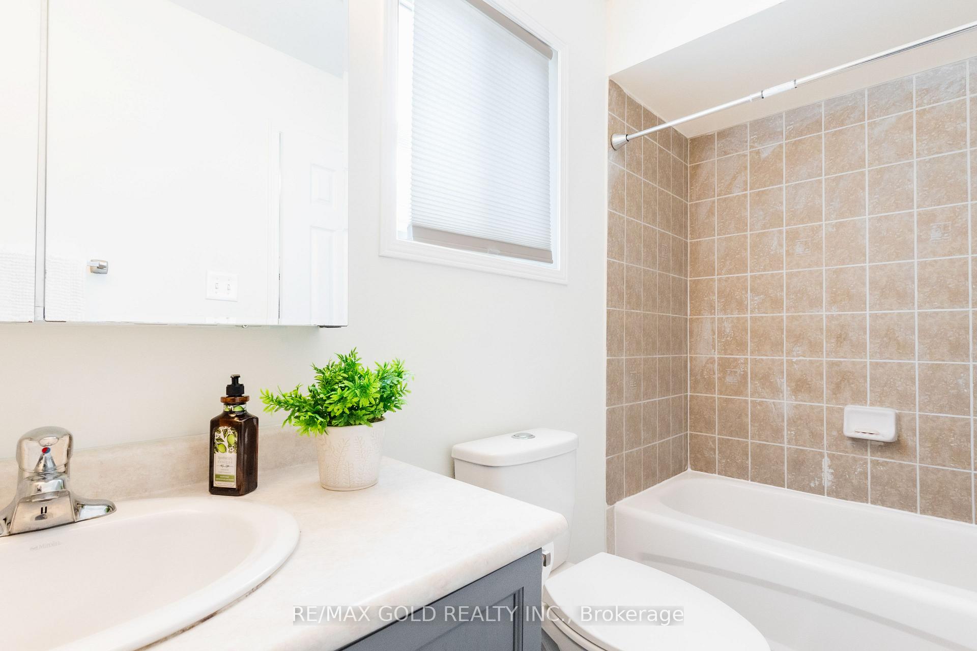 Photo 20 of 145 Powell Drive, Hamilton, Binbrook — HOMEH