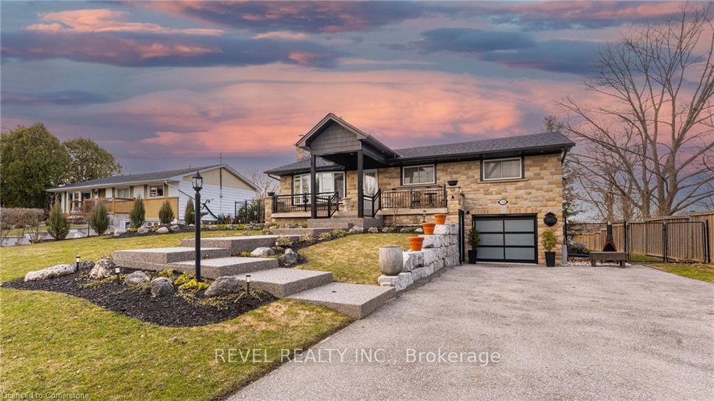Photo 2 of 7320 Dickenson Road E, Hamilton, Rural Glanbrook — HOMEH