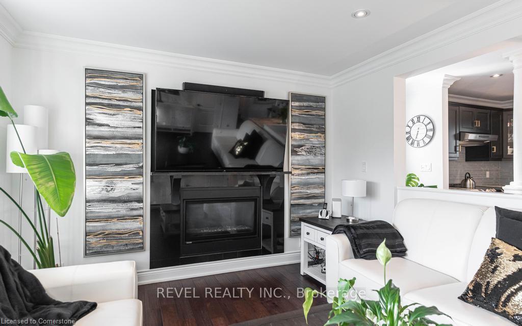 Photo 6 of 7320 Dickenson Road E, Hamilton, Rural Glanbrook — HOMEH