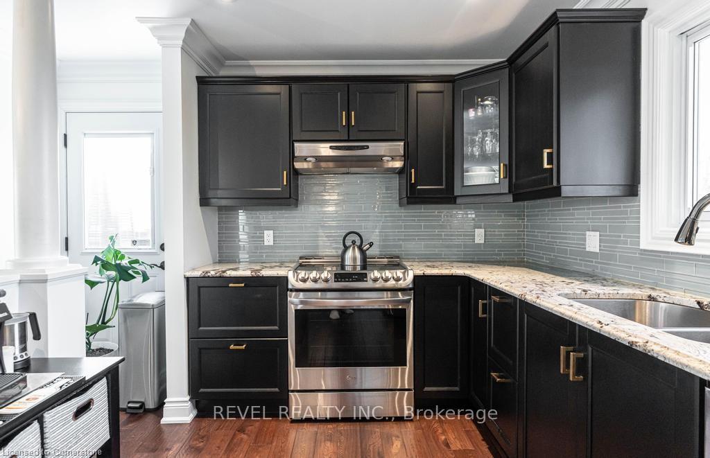 Photo 9 of 7320 Dickenson Road E, Hamilton, Rural Glanbrook — HOMEH