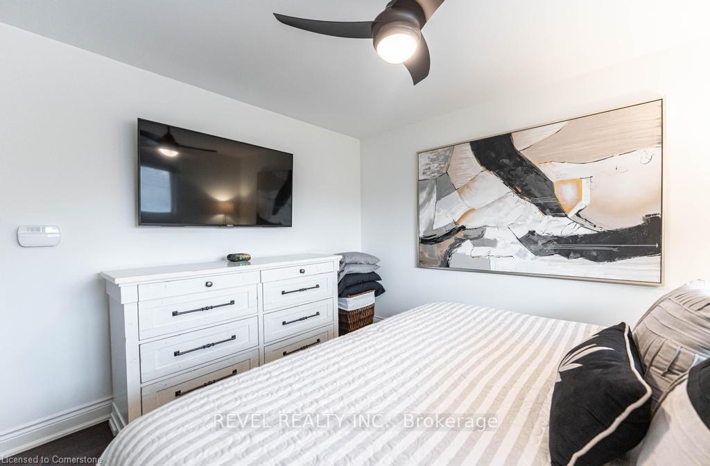 Photo 13 of 7320 Dickenson Road E, Hamilton, Rural Glanbrook — HOMEH