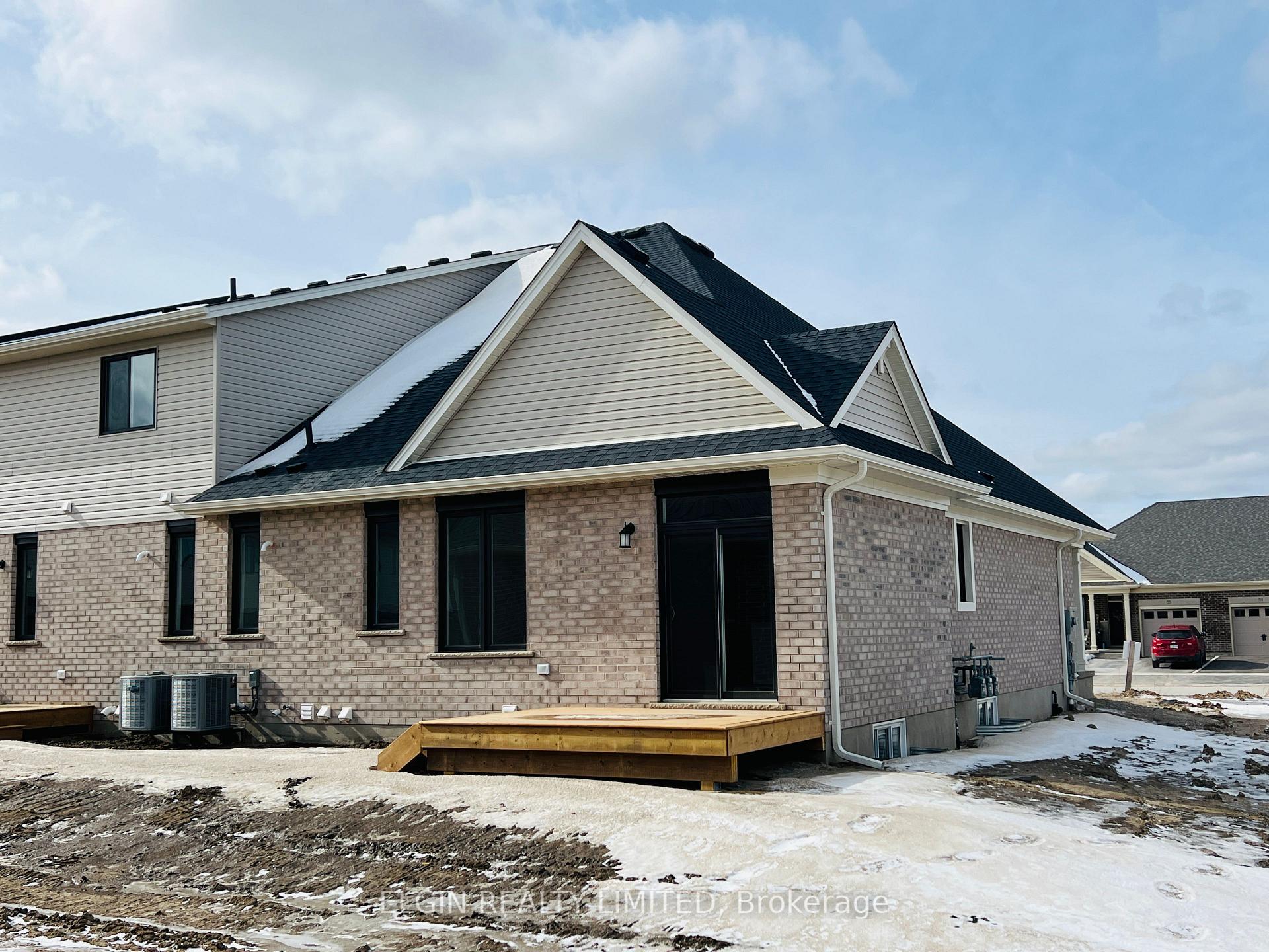 Photo 2 of 46 Dunning Way, St. Thomas — HOMEH