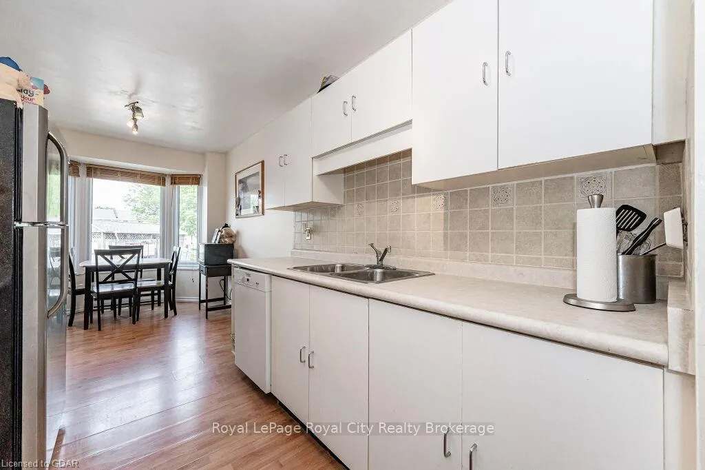Photo 8 of 90 Ferman Drive, Guelph, Willow West/Sugarbush/West Acres — HOMEH
