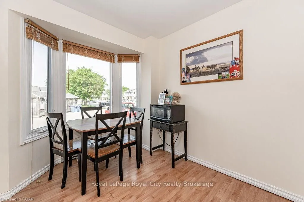 Photo 9 of 90 Ferman Drive, Guelph, Willow West/Sugarbush/West Acres — HOMEH