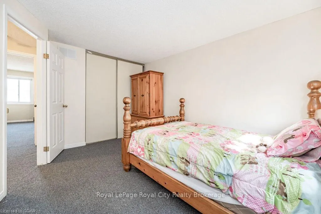 Photo 11 of 90 Ferman Drive, Guelph, Willow West/Sugarbush/West Acres — HOMEH