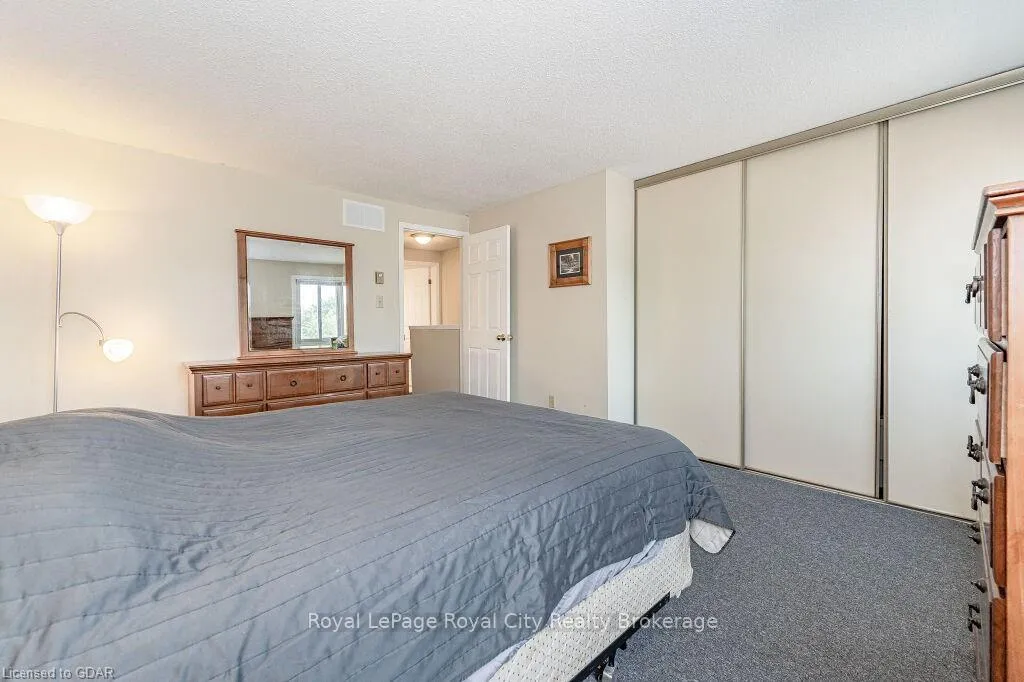 Photo 13 of 90 Ferman Drive, Guelph, Willow West/Sugarbush/West Acres — HOMEH