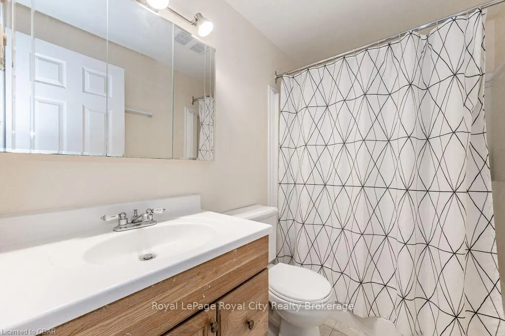 Photo 14 of 90 Ferman Drive, Guelph, Willow West/Sugarbush/West Acres — HOMEH