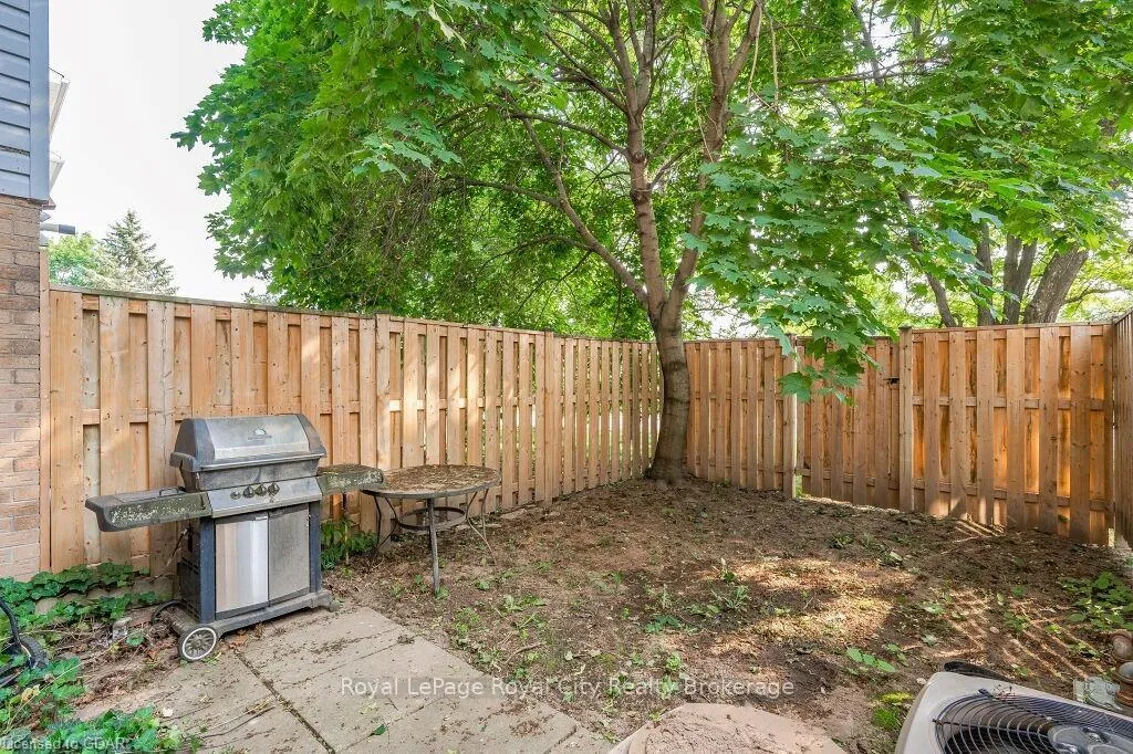 Photo 19 of 90 Ferman Drive, Guelph, Willow West/Sugarbush/West Acres — HOMEH