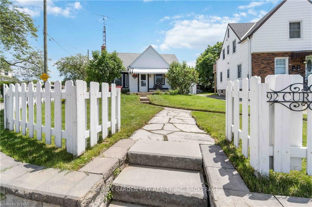 Photo 3 of 92 Currie Street, St. Catharines, Facer — HOMEH