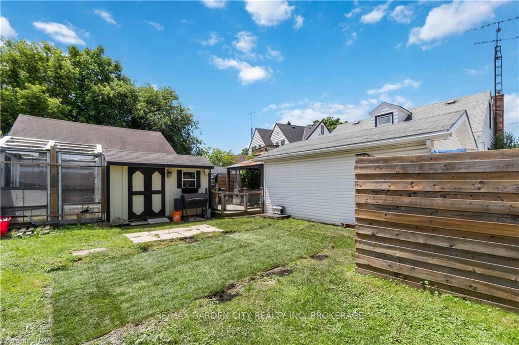 Photo 34 of 92 Currie Street, St. Catharines, Facer — HOMEH