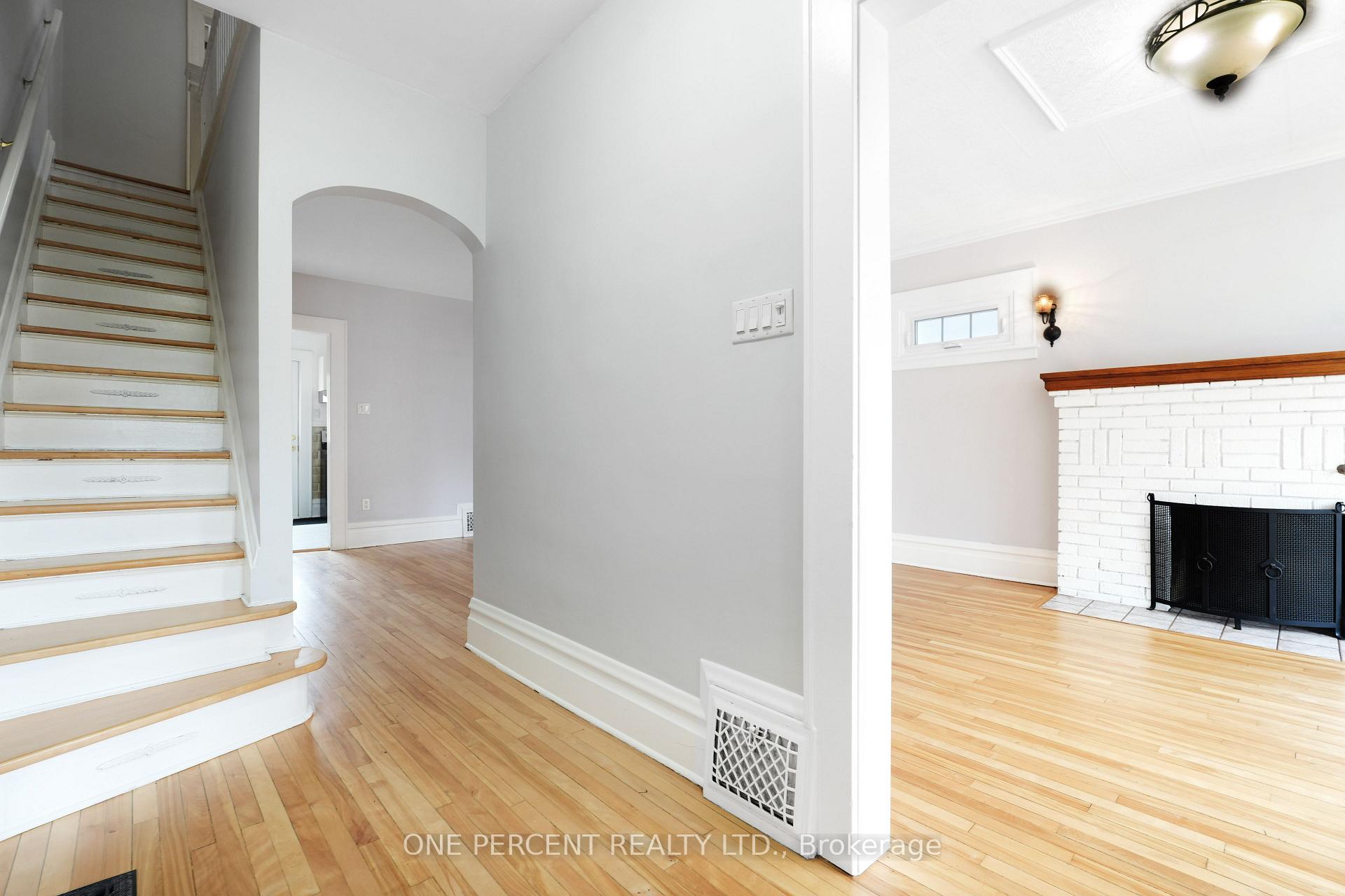 Photo 2 of 165 Hawthorne Avenue, Ottawa, Ottawa East — HOMEH