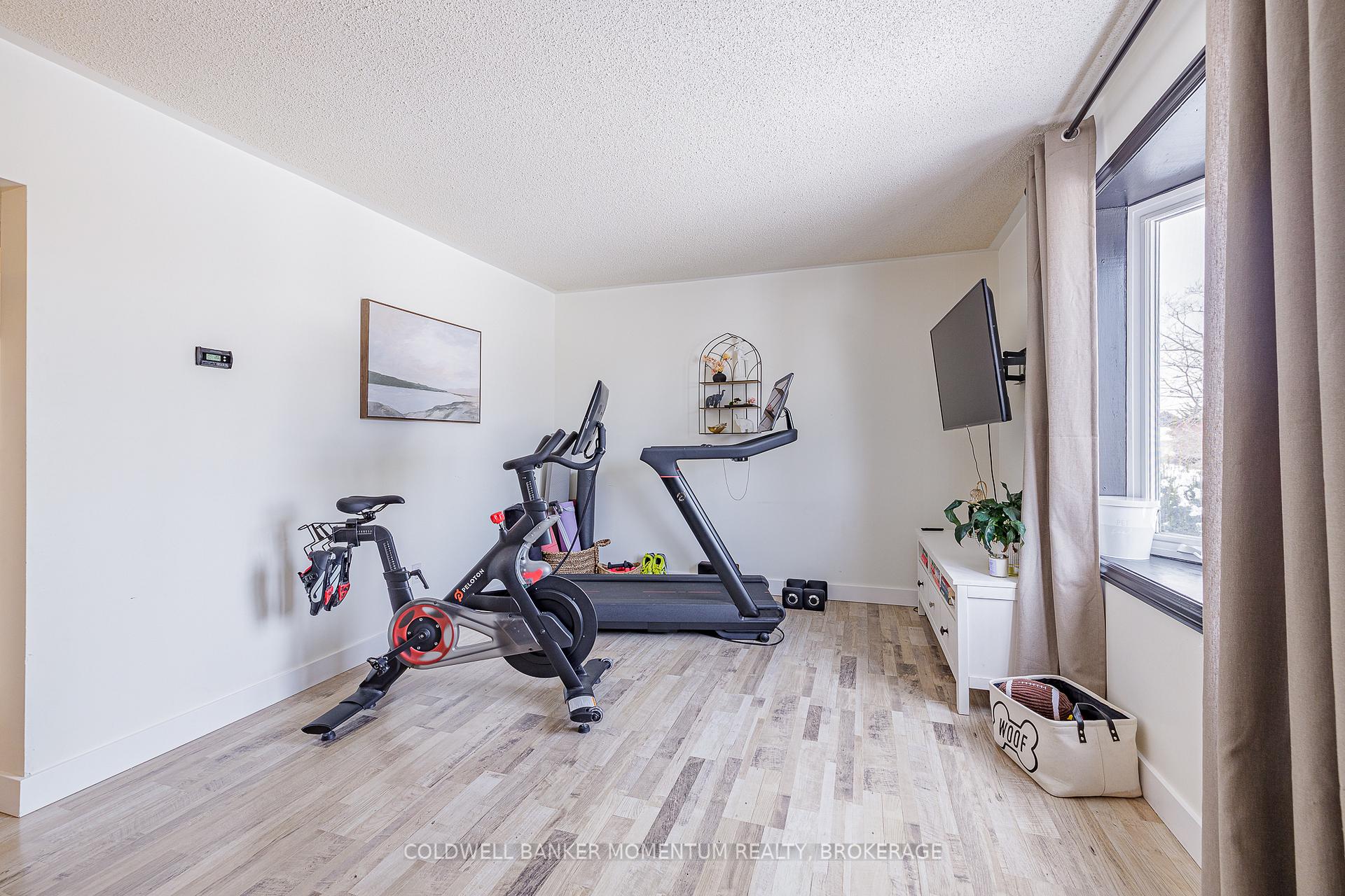 Photo 2 of 13 Barton Street, St. Catharines, Grapeview — HOMEH